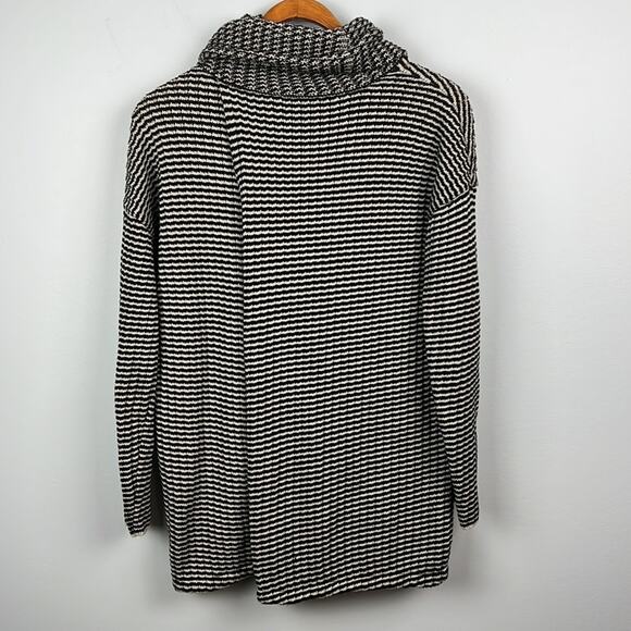 Cabi 3167 Fergie black and white split turtleneck sweater - Picture 10 of 10